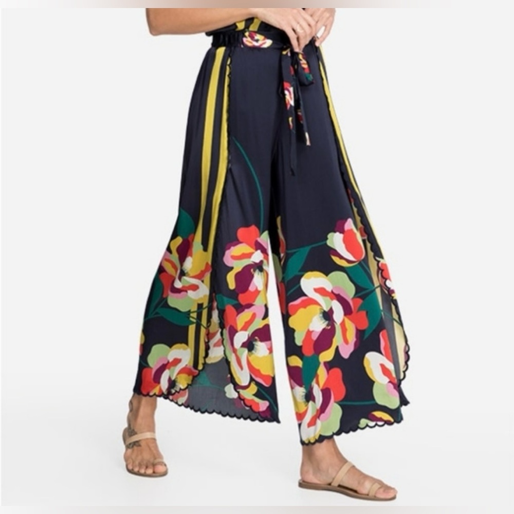 🌺 Johnny Was 🌺 Size M. Floral Navy Blue Pant - Picture 2 of 8